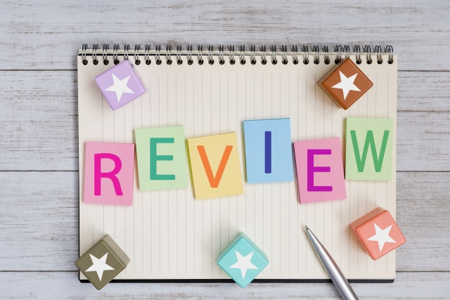 REVIEWという文字