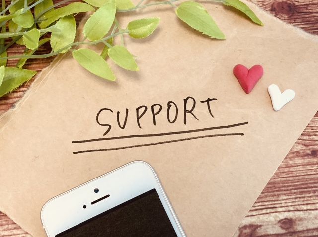 SUPPORTの文字列とスマホ