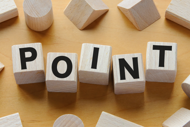 POINTと並べられた木製ブロック